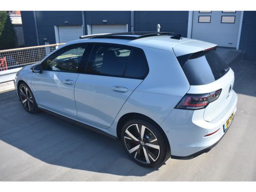 Volkswagen Golf GTE 272PK VERLENGDE GARANTIE | Vienna leder pakket | Head-up display | Schuif-kanteldak | Elektri... ActivLease financial lease