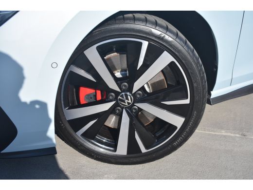 Volkswagen Golf GTE 272PK VERLENGDE GARANTIE | Vienna leder pakket | Head-up display | Schuif-kanteldak | Elektri... ActivLease financial lease