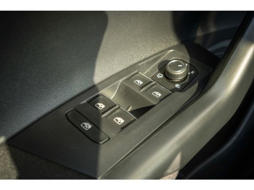 Volkswagen Polo R-Line Edition | Achteruitrijcamera (Rear View) | Panoramisch schuif-, kanteldak, elektrisch bedi... ActivLease financial lease