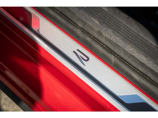 Volkswagen Polo R-Line Edition | Achteruitrijcamera (Rear View) | Panoramisch schuif-, kanteldak, elektrisch bedi... ActivLease financial lease