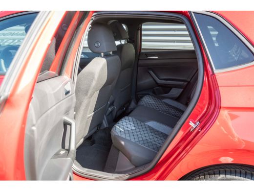 Volkswagen Polo R-Line Edition | Achteruitrijcamera (Rear View) | Panoramisch schuif-, kanteldak, elektrisch bedi... ActivLease financial lease