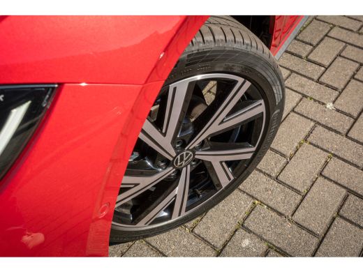 Volkswagen Polo R-Line Edition | Achteruitrijcamera (Rear View) | Panoramisch schuif-, kanteldak, elektrisch bedi... ActivLease financial lease