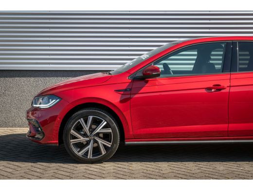 Volkswagen Polo R-Line Edition | Achteruitrijcamera (Rear View) | Panoramisch schuif-, kanteldak, elektrisch bedi... ActivLease financial lease