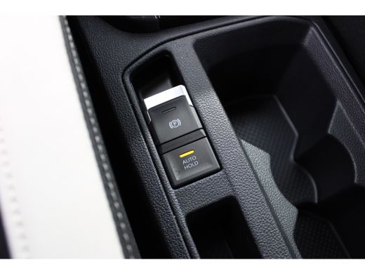 Volkswagen T-Roc 1.5 TSI Sport | AUTOMAAT | Navigatie | Adaptieve Cruise Control | Bluetooth | Climate Control | |... ActivLease financial lease