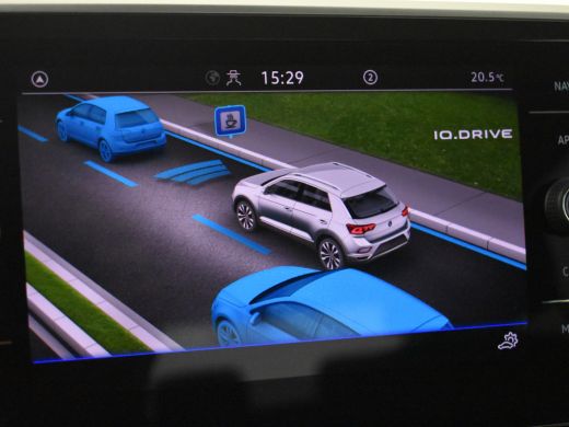 Volkswagen T-Roc 1.5 TSI Style 7-DSG 150pk | Trekhaak | Adaptief cruise control | dodehoekdetectie | Navigatie via... ActivLease financial lease