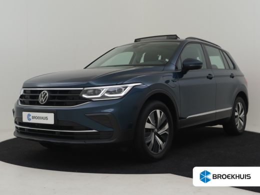 Volkswagen Tiguan 1.4 TSI eHybrid Business+ 245pk | Glazen Panoramadak | Trekhaak uitklapbaar | Massage stoel | Key...