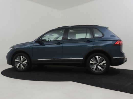 Volkswagen Tiguan 1.4 TSI eHybrid Business+ 245pk | Glazen Panoramadak | Trekhaak uitklapbaar | Massage stoel | Key... ActivLease financial lease