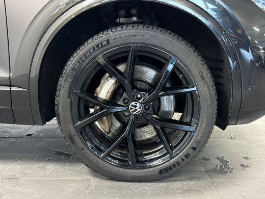 Volkswagen Touareg 3.0 462pk TSi 4MOTION R Velgen ' Suzuka zwart', 21 inch lichtmetaal | Navigatie-apparaat Premium ... ActivLease financial lease