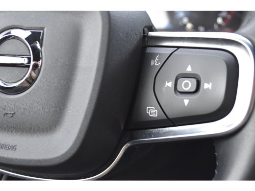 Volvo  XC40 1.5 T2 Business Pro | Lichtmetalen velgen 5-spaaks 19" | Rijstrooksensor met correctie ActivLease financial lease