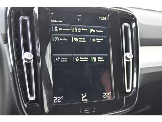 Volvo  XC40 1.5 T2 Business Pro | Lichtmetalen velgen 5-spaaks 19" | Rijstrooksensor met correctie ActivLease financial lease