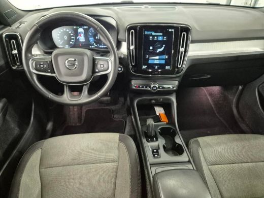 Volvo  XC40 1.5 T2 Business Pro | Lichtmetalen velgen 5-spaaks 19" | Rijstrooksensor met correctie ActivLease financial lease
