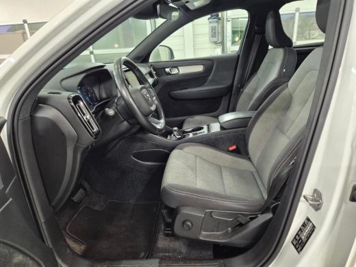 Volvo  XC40 1.5 T2 Business Pro | Lichtmetalen velgen 5-spaaks 19" | Rijstrooksensor met correctie ActivLease financial lease