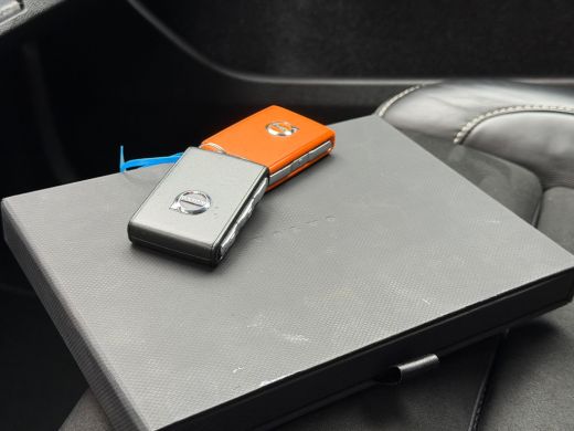 Volvo  XC40 1.5 T3 R-Design H&K-Camera-Stuur/stoel verw-Keyless ActivLease financial lease