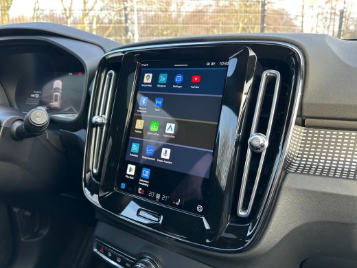 Volvo  XC40 Recharge P8 AWD R-Design | SoH 90% | Panoramadak | Trekhaak | Camera | ActivLease financial lease