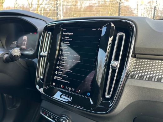 Volvo  XC40 Recharge P8 AWD R-Design | SoH 90% | Panoramadak | Trekhaak | Camera | ActivLease financial lease