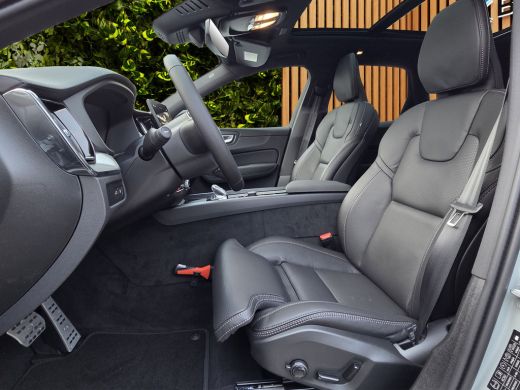 Volvo  XC60 2.0 T8 455pk Plug-in hybrid AWD Ultra Black Edition HEICO SPORTIV | Luchtvering | Bowers&Wilkins ... ActivLease financial lease