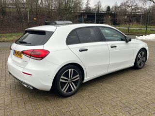 Mercedes-Benz A-Klasse 180 Luxury Line Panorama Dak | Alcantara Bekleding | LED | Widescreen | Camera | Navigatie | Park...