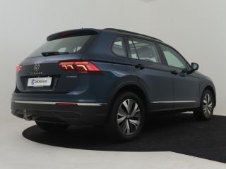 Volkswagen Tiguan 1.4 TSI eHybrid Business+ 245pk | Glazen Panoramadak | Trekhaak uitklapbaar | Massage stoel | Key...