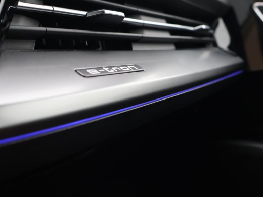 Audi Q4 e-tron 40 LAUNCH EDITION ADVANCED 77KWH + WEGKL. TREKHAAK | SPORTSTOELEN | ADAPTIVE CRUISE | CARPLAY | S... ActivLease financial lease