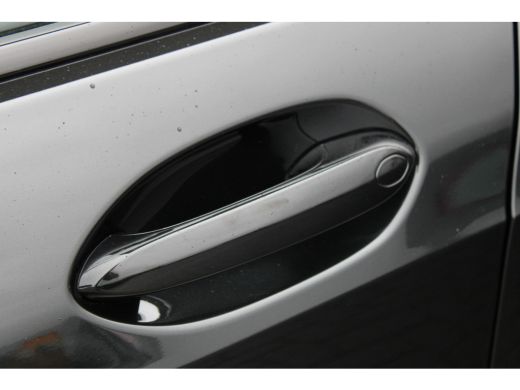 BMW 1 Serie 120 M Sport Automaat / Sportstoelen / Achteruitrijcamera ActivLease financial lease