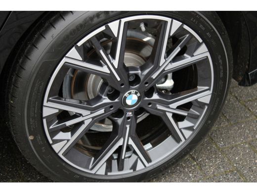 BMW 1 Serie 120 M Sport Automaat / Sportstoelen / Achteruitrijcamera ActivLease financial lease