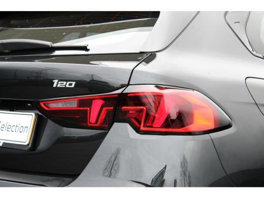 BMW 1 Serie 120 M Sport Automaat / Sportstoelen / Achteruitrijcamera ActivLease financial lease