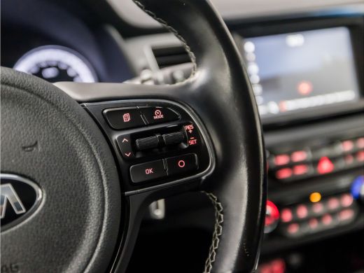 Kia Niro 1.6 GDi Hybrid Executive Sport 142Pk Automaat (APPLE CARPLAY, NAVIGATIE, CAMERA, LEDER, TREKHAAK,... ActivLease financial lease