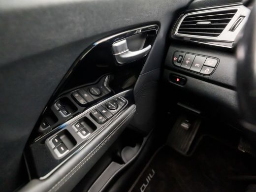 Kia Niro 1.6 GDi Hybrid Executive Sport 142Pk Automaat (APPLE CARPLAY, NAVIGATIE, CAMERA, LEDER, TREKHAAK,... ActivLease financial lease