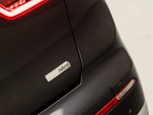 Kia Niro 1.6 GDi Hybrid Executive Sport 142Pk Automaat (APPLE CARPLAY, NAVIGATIE, CAMERA, LEDER, TREKHAAK,... ActivLease financial lease