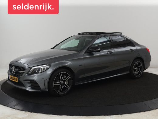 Mercedes-Benz C-Klasse 300e AMG | Panoramadak | 360 Camera | Stoelverwarming | Leder/Alcantara | Carplay | Sfeerverlicht...