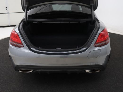 Mercedes-Benz C-Klasse 300e AMG | Panoramadak | 360 Camera | Stoelverwarming | Leder/Alcantara | Carplay | Sfeerverlicht... ActivLease financial lease