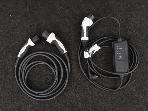 Mercedes-Benz C-Klasse 300e AMG | Panoramadak | 360 Camera | Stoelverwarming | Leder/Alcantara | Carplay | Sfeerverlicht... ActivLease financial lease