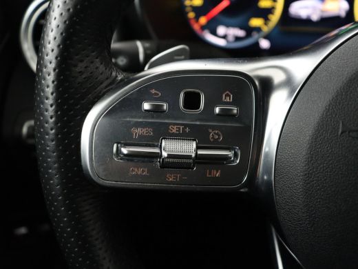 Mercedes-Benz C-Klasse 300e AMG | Panoramadak | 360 Camera | Stoelverwarming | Leder/Alcantara | Carplay | Sfeerverlicht... ActivLease financial lease