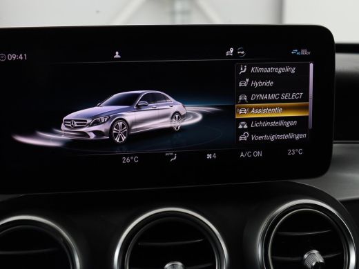Mercedes-Benz C-Klasse 300e AMG | Panoramadak | 360 Camera | Stoelverwarming | Leder/Alcantara | Carplay | Sfeerverlicht... ActivLease financial lease