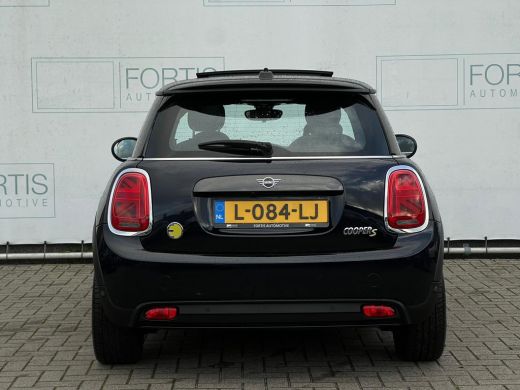 Mini Electric Mini Classic 33 kWh NL-AUTO | PANODAK | LEDER ActivLease financial lease