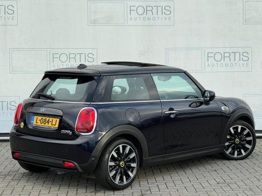 Mini Electric Mini Classic 33 kWh NL-AUTO | PANODAK | LEDER ActivLease financial lease