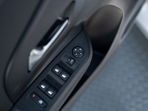 Opel Corsa 1.2 Turbo Hybrid GS | Keyless | Navi | Stoel & Stuur Verw. | Prijs Rijklaar!! ActivLease financial lease