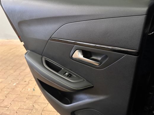 Peugeot 208 Hybrid 100 e-DCS6 GT | Achteruitrijcamera | Apple Carplay/Android Auto|telefoonintegratie premium... ActivLease financial lease