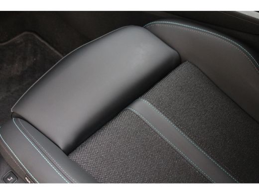 Peugeot 308 1.6 Plug-in Hybrid 180 Allure Avantage | Automaat | Navigatie | Camera | Trekhaak | 1.500kg Trekg... ActivLease financial lease