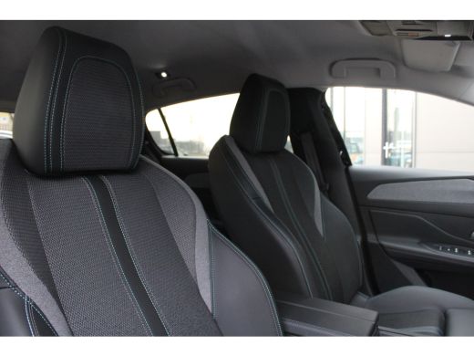 Peugeot 308 1.6 Plug-in Hybrid 180 Allure Avantage | Automaat | Navigatie | Camera | Trekhaak | 1.500kg Trekg... ActivLease financial lease