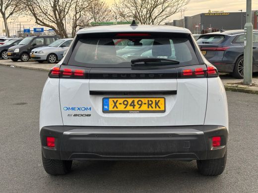 Peugeot e-2008 EV Active 54 kWh 54KWH! | Camera | All-Season banden | Navigatie | Carplay | Cruise | Climate | L... ActivLease financial lease