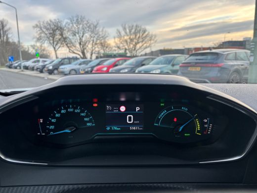 Peugeot e-2008 EV Active 54 kWh 54KWH! | Camera | All-Season banden | Navigatie | Carplay | Cruise | Climate | L... ActivLease financial lease