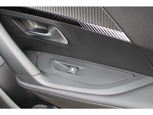 Peugeot e-2008 EV Allure 54 kWh | Automaat | Navigatie | Camera | Fase 3 laden | Nieuw model | Apple carplay | ActivLease financial lease