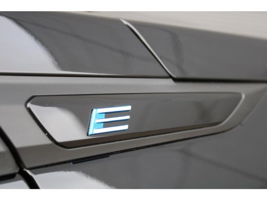 Peugeot e-2008 EV Allure 54 kWh | Automaat | Navigatie | Camera | Fase 3 laden | Nieuw model | Apple carplay | ActivLease financial lease