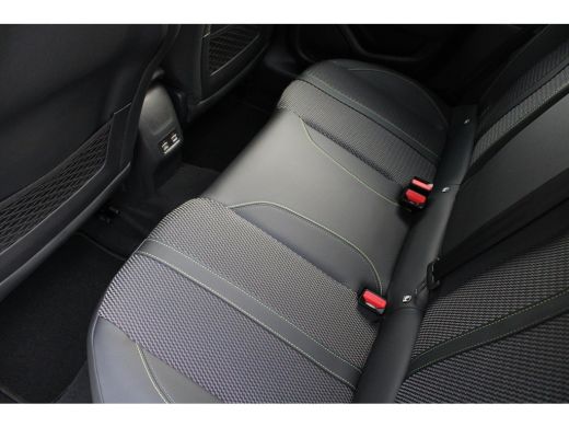 Peugeot e-208 EV GT 50 kWh | Fase 3 laden | Nieuw model | BTW | Navigatie | Camera voor + achter | ActivLease financial lease
