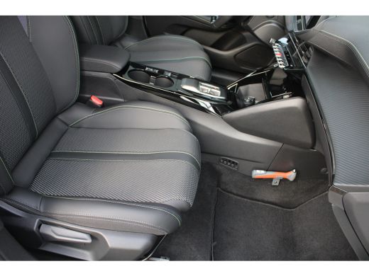 Peugeot e-208 EV GT 50 kWh | Fase 3 laden | Nieuw model | BTW | Navigatie | Camera voor + achter | ActivLease financial lease