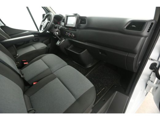 Renault Master 2.3 dCi L3H2 | Automaat | Airco | Cruise | Camera | 3 Zits | 2xSchuifdeur | Trekh. | Carplay | Pa... ActivLease financial lease
