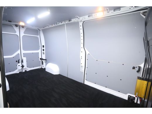 Renault Master 2.3 dCi L3H2 | Automaat | Airco | Cruise | Camera | 3 Zits | 2xSchuifdeur | Trekh. | Carplay | Pa... ActivLease financial lease