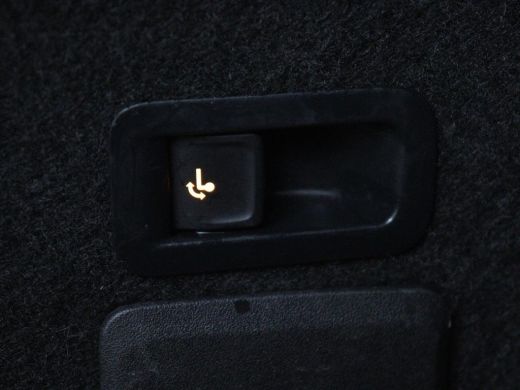 Seat Leon 1.5 TSI FR Launch Edition | Trekhaak | Adaptive cruise | Carplay | Navigatie | Sfeerverlichting |... ActivLease financial lease