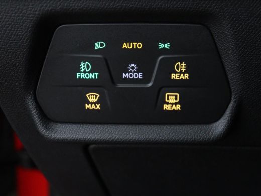 Seat Leon 1.5 TSI FR Launch Edition | Trekhaak | Adaptive cruise | Carplay | Navigatie | Sfeerverlichting |... ActivLease financial lease